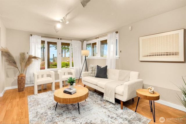 10920 80th Place NE, Kirkland, WA 98034