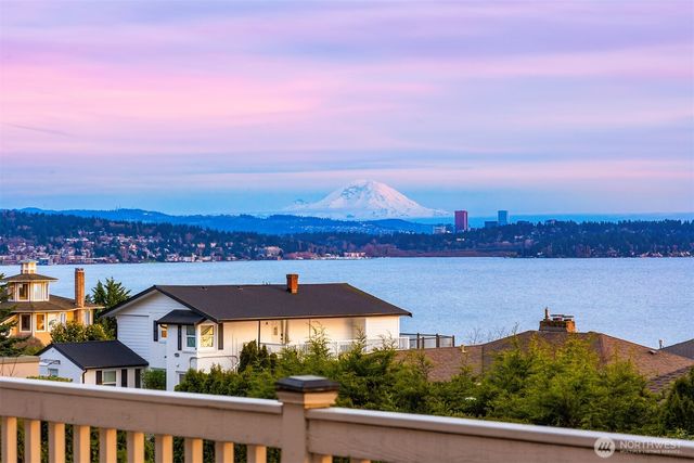 10920 80th Place NE, Kirkland, WA 98034