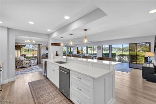 6300 Cougar RUN 104, Fort Myers, FL 33908