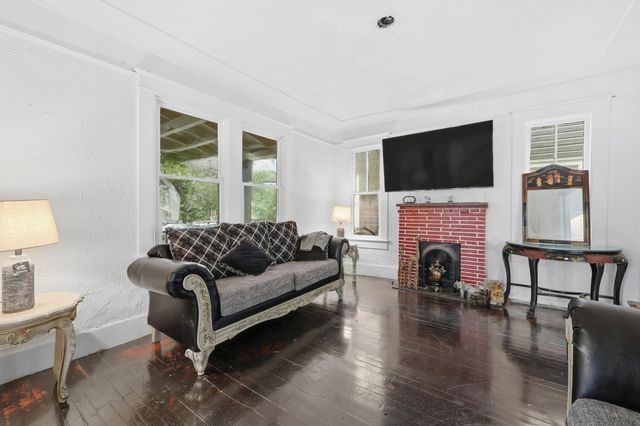 15 Poplar Street, Charleston, SC 29403