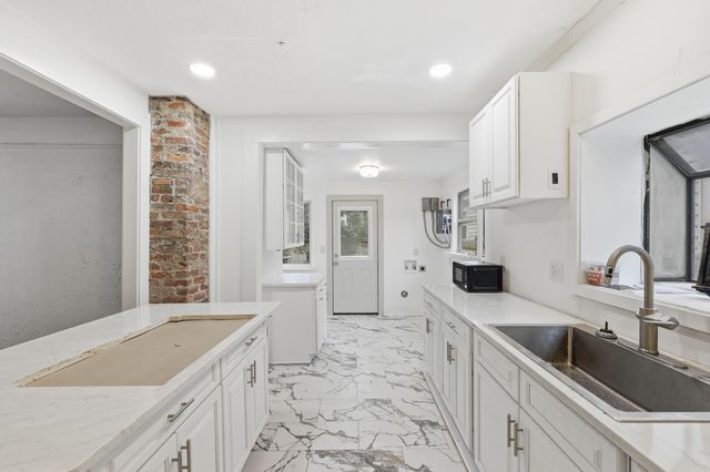 15 Poplar Street, Charleston, SC 29403