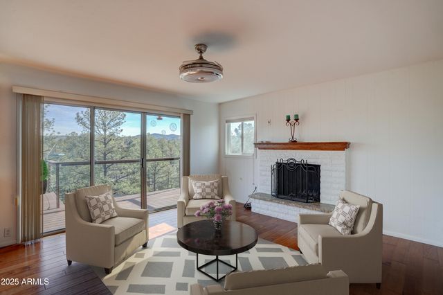 725 PEBBLE HILL Lane, Prescott, AZ 86303