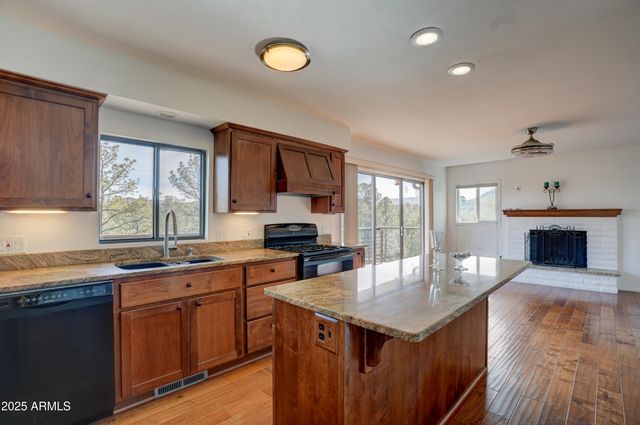 725 PEBBLE HILL Lane, Prescott, AZ 86303