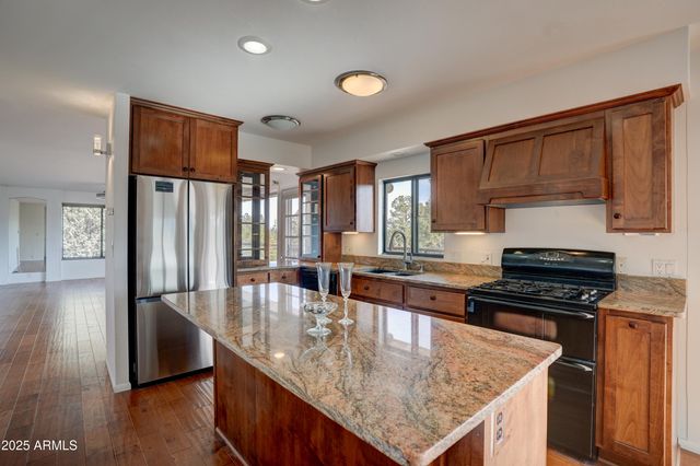 725 PEBBLE HILL Lane, Prescott, AZ 86303