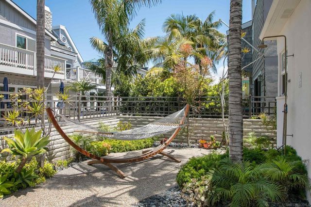 805 Brighton Court, San Diego, CA 92109