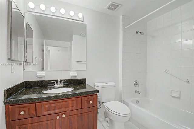 7000 SW 80th St 104, Miami, FL 33143