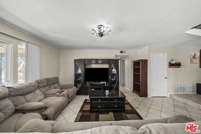 15362 Rhododendron Drive, Santa Clarita, CA 91387