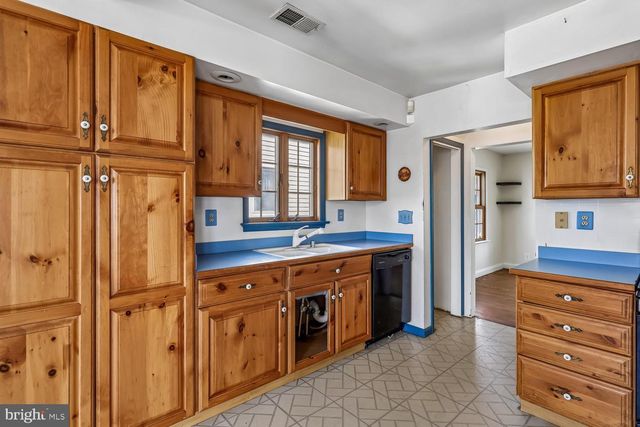 1912 QUEENSWAY, Baltimore, MD 21222