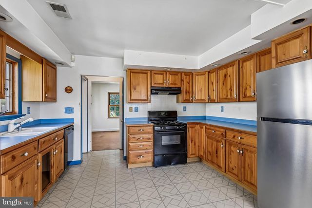 1912 QUEENSWAY, Baltimore, MD 21222