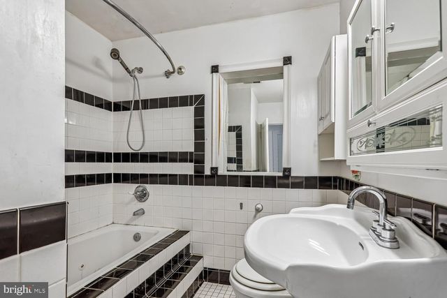 1912 QUEENSWAY, Baltimore, MD 21222