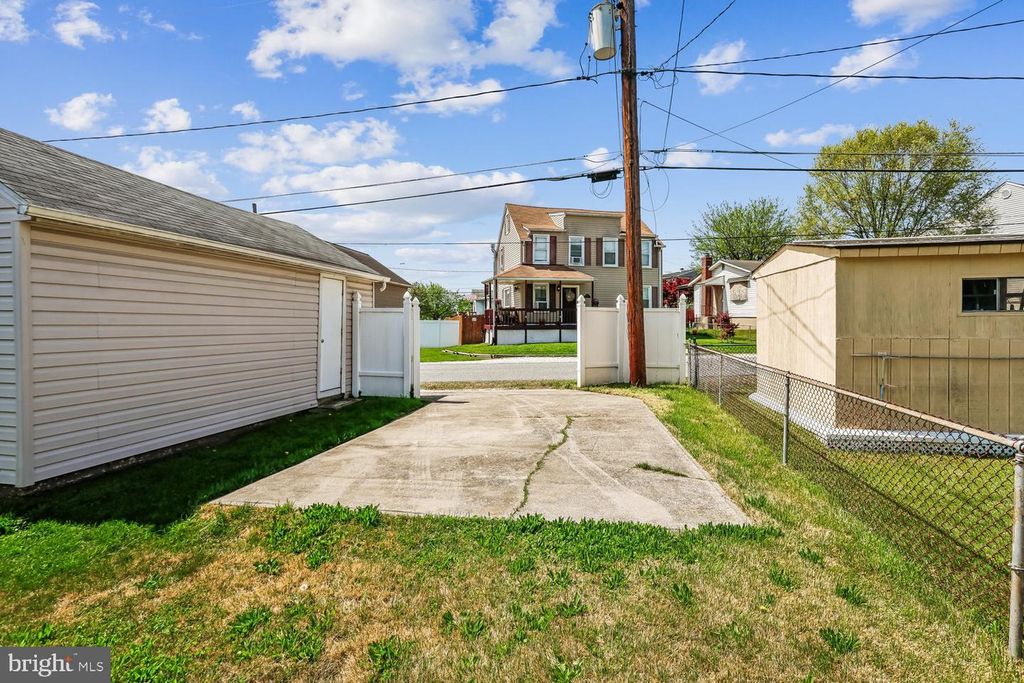 Image 30 of property listing at 1912 QUEENSWAY, Baltimore, MD 21222