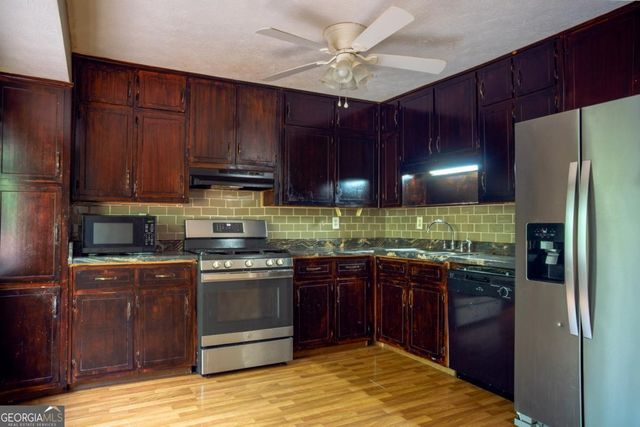 381 Windsor Walk SE, Conyers, GA 30094