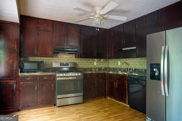 381 Windsor Walk SE, Conyers, GA 30094