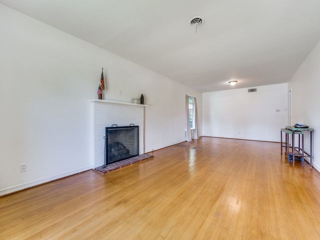 6917 E Mockingbird Lane, Dallas, TX 75214