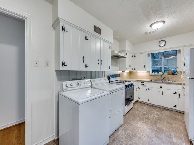 6917 E Mockingbird Lane, Dallas, TX 75214