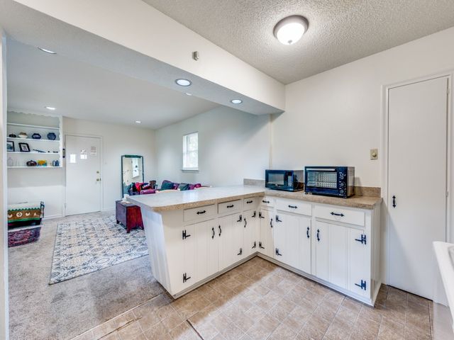 6917 E Mockingbird Lane, Dallas, TX 75214