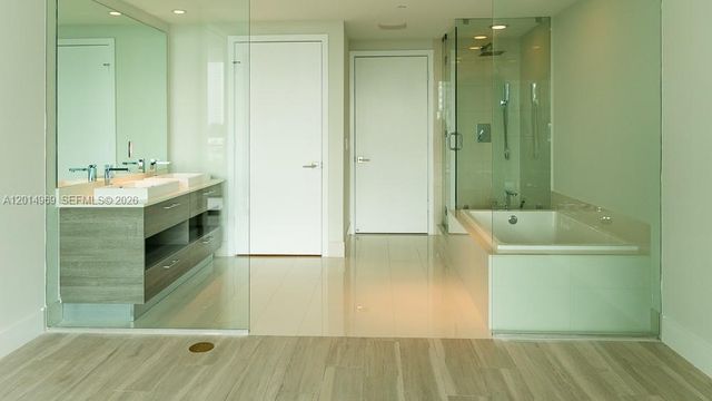 650 NE 32nd St 1702, Miami, FL 33137
