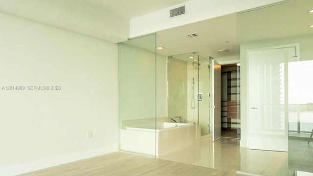 650 NE 32nd St 1702, Miami, FL 33137