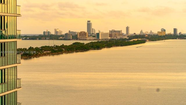 650 NE 32nd St 1702, Miami, FL 33137