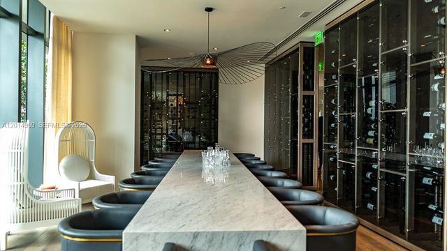 650 NE 32nd St 1702, Miami, FL 33137