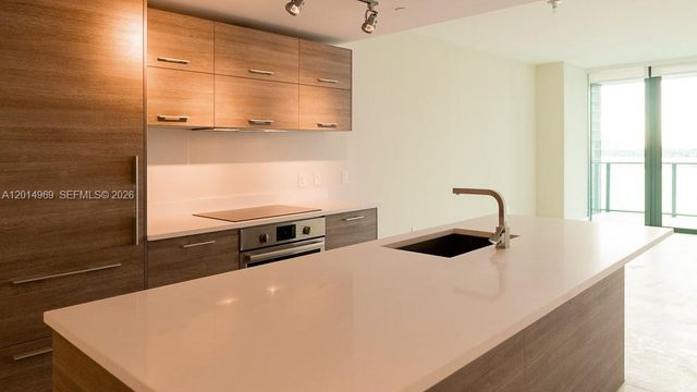 650 NE 32nd St 1702, Miami, FL 33137