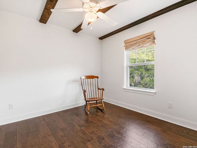 223 Canyon View Dr, Pipe Creek, TX 78063