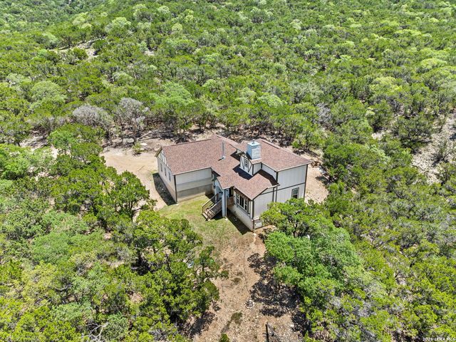 223 Canyon View Dr, Pipe Creek, TX 78063