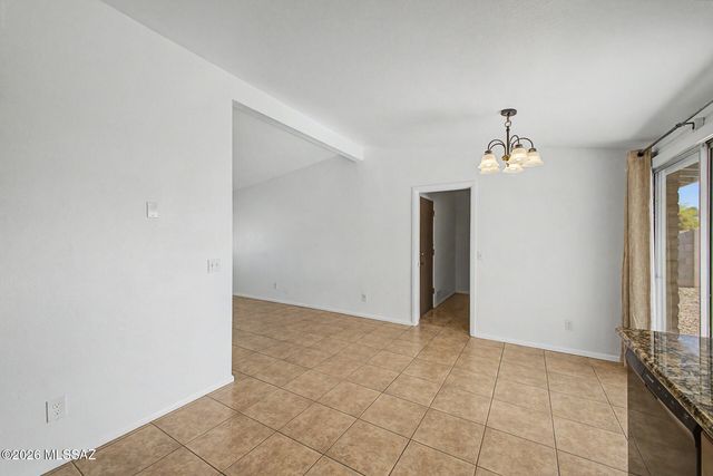 7441 N Patriot Drive, Tucson, AZ 85741