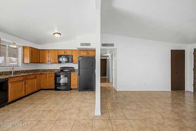 7441 N Patriot Drive, Tucson, AZ 85741