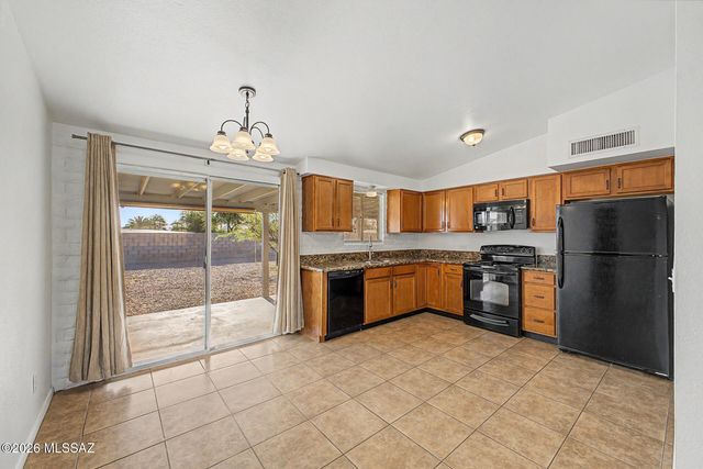 7441 N Patriot Drive, Tucson, AZ 85741