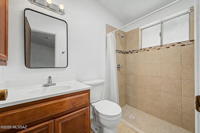 7441 N Patriot Drive, Tucson, AZ 85741