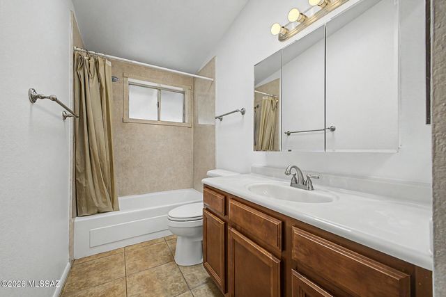 7441 N Patriot Drive, Tucson, AZ 85741