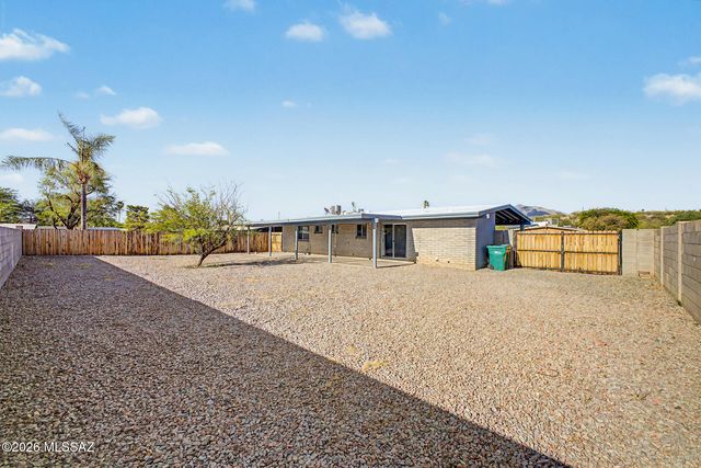 7441 N Patriot Drive, Tucson, AZ 85741