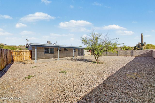 7441 N Patriot Drive, Tucson, AZ 85741