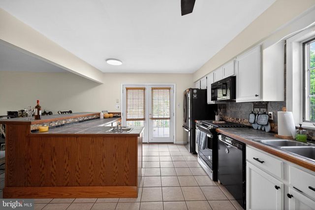 134 GALLOPING HILL RD, Lincoln University, PA 19352