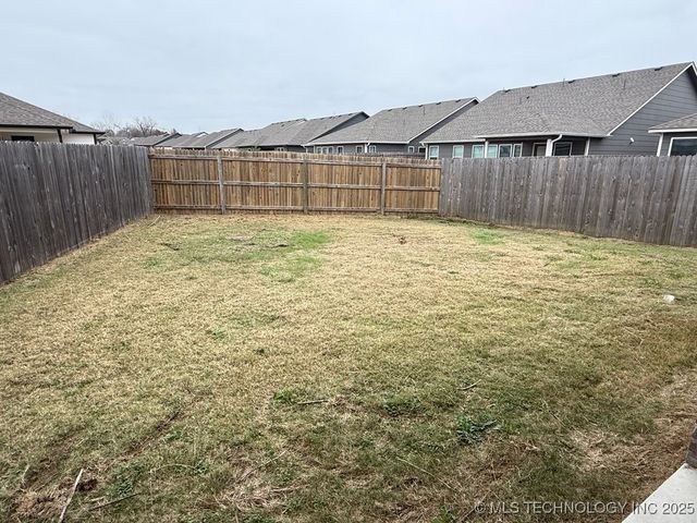 6619 S 18th Place, Broken Arrow, OK 74011