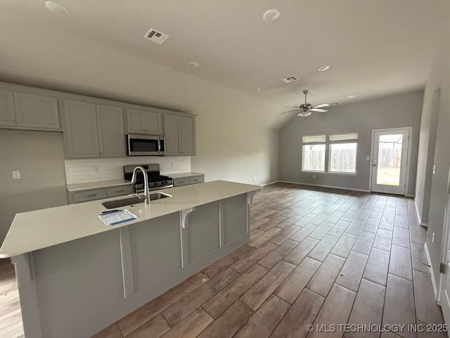 6619 S 18th Place, Broken Arrow, OK 74011