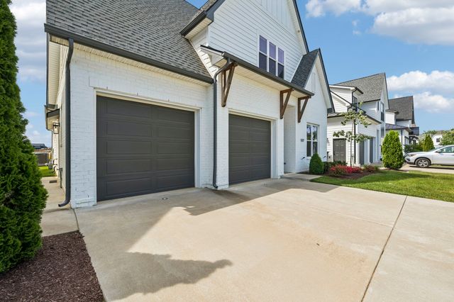 5727 Willoughby Way, Murfreesboro, TN 37129