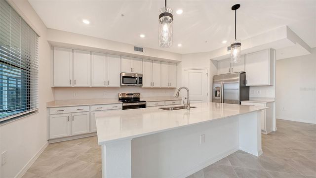 5624 SUMMIT POINTE CIRCLE 104, Bradenton, FL 34210