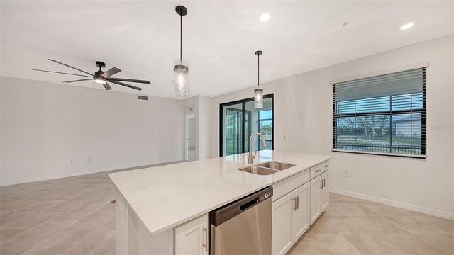5624 SUMMIT POINTE CIRCLE 104, Bradenton, FL 34210