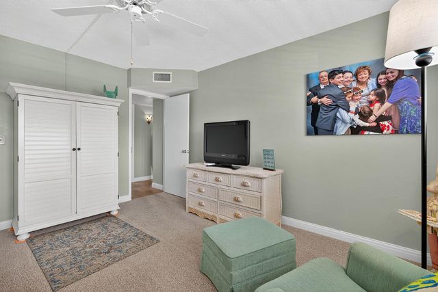 36 Yacht Club Drive 307, North Palm Beach, FL 33408