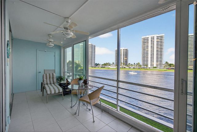 36 Yacht Club Drive 307, North Palm Beach, FL 33408