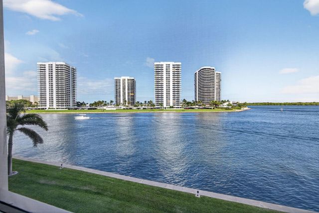 36 Yacht Club Drive 307, North Palm Beach, FL 33408