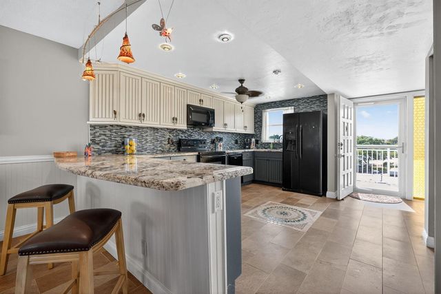 36 Yacht Club Drive 307, North Palm Beach, FL 33408