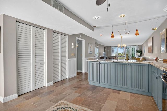 36 Yacht Club Drive 307, North Palm Beach, FL 33408