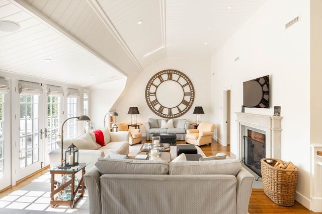 24 Katama Bay View Road, Edgartown, MA 02539