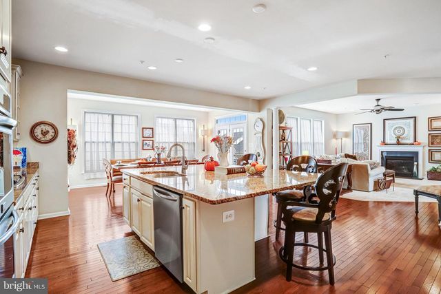 2706 SIR MICHAEL PL, Lanham, MD 20706