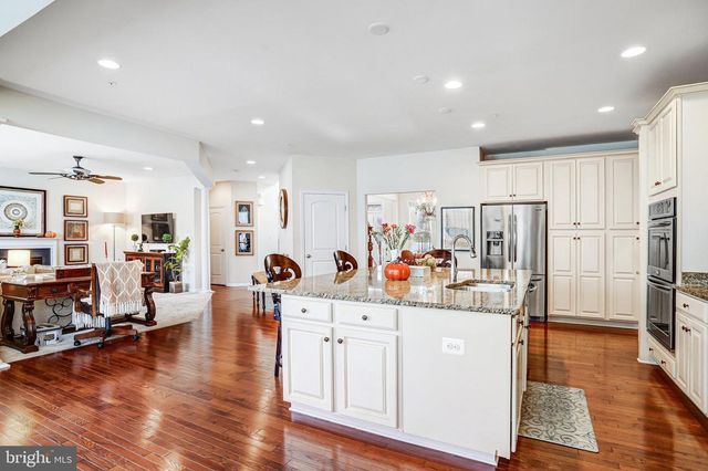 2706 SIR MICHAEL PL, Lanham, MD 20706