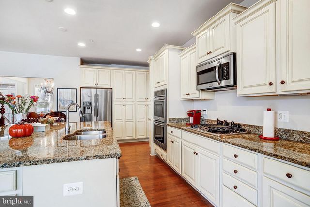 2706 SIR MICHAEL PL, Lanham, MD 20706