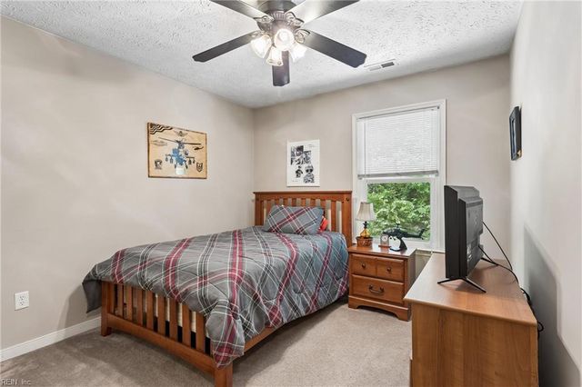 3809 Stream Dr, Gloucester, VA 23061